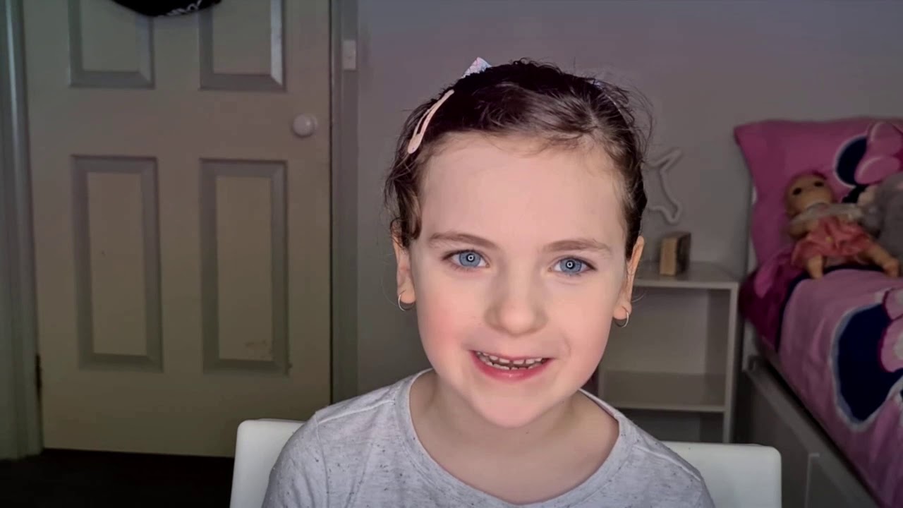Glam makeup tutorial by a 6 year old