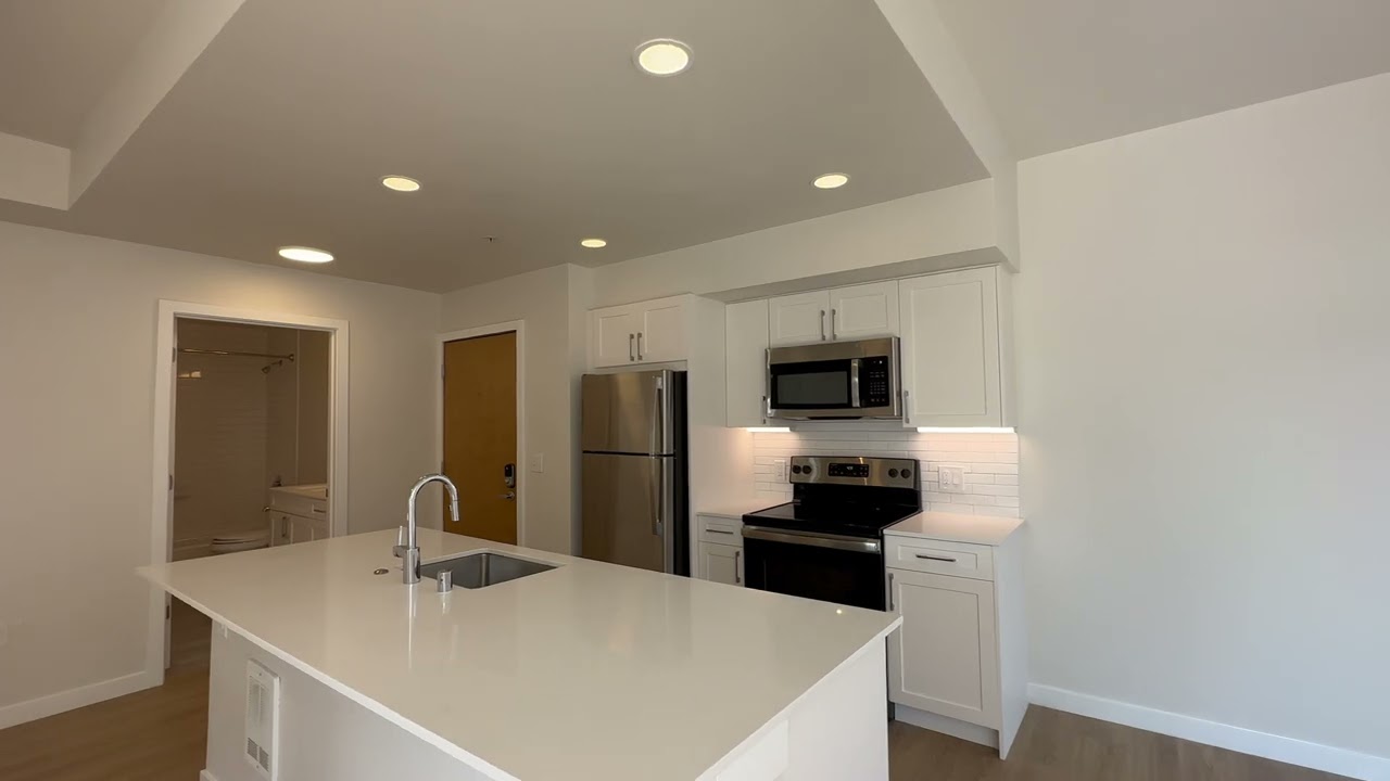 Veloce Apartments - Downtown Redmond - Unit C427 - B1 Remodel
