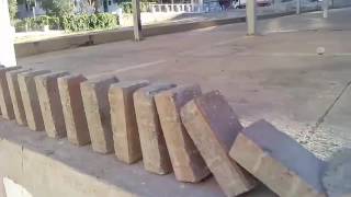 Kaldırım Taşları Ile Domino Yapmak