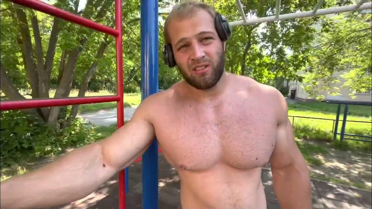Андрей Смаев подтягивания