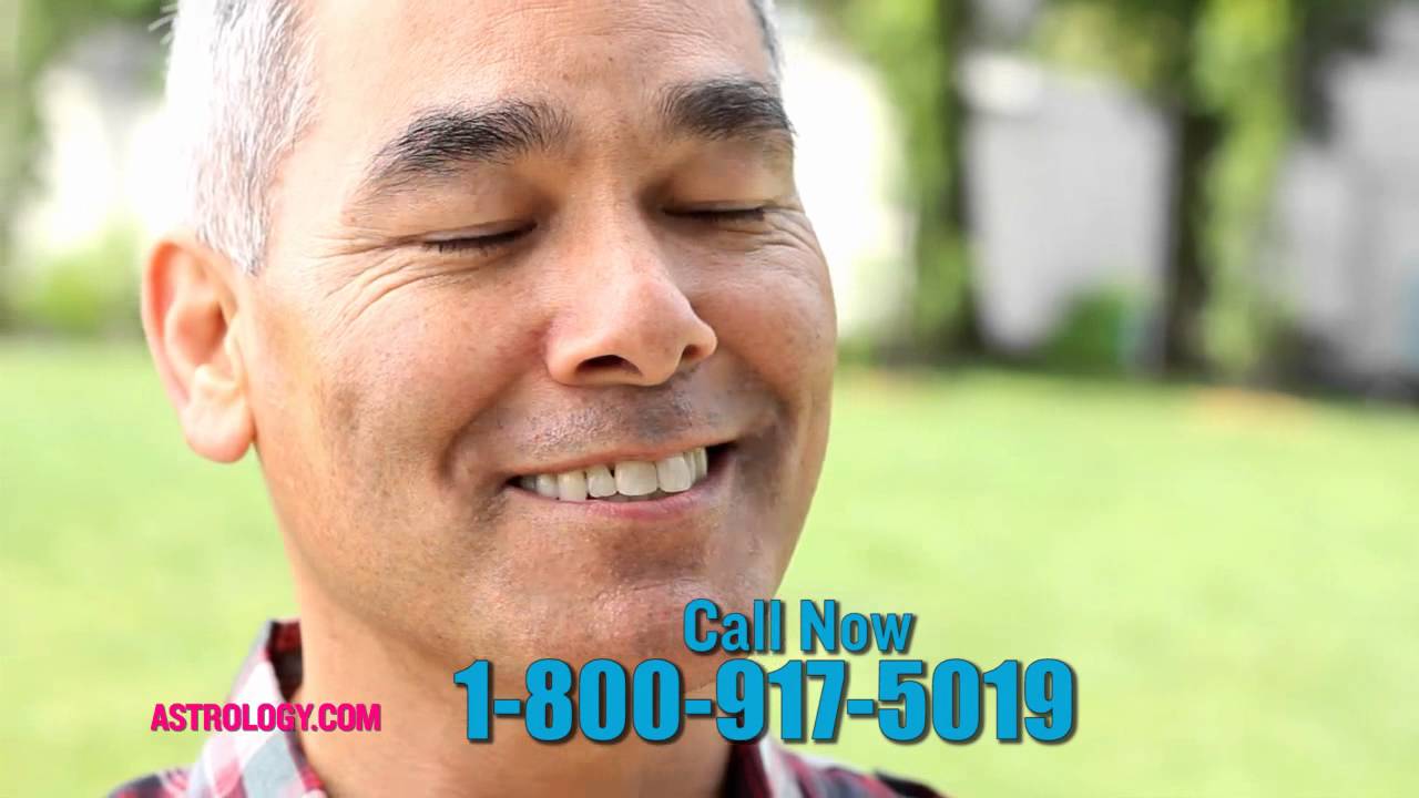 Astrology.com's Live Psychic Readings!