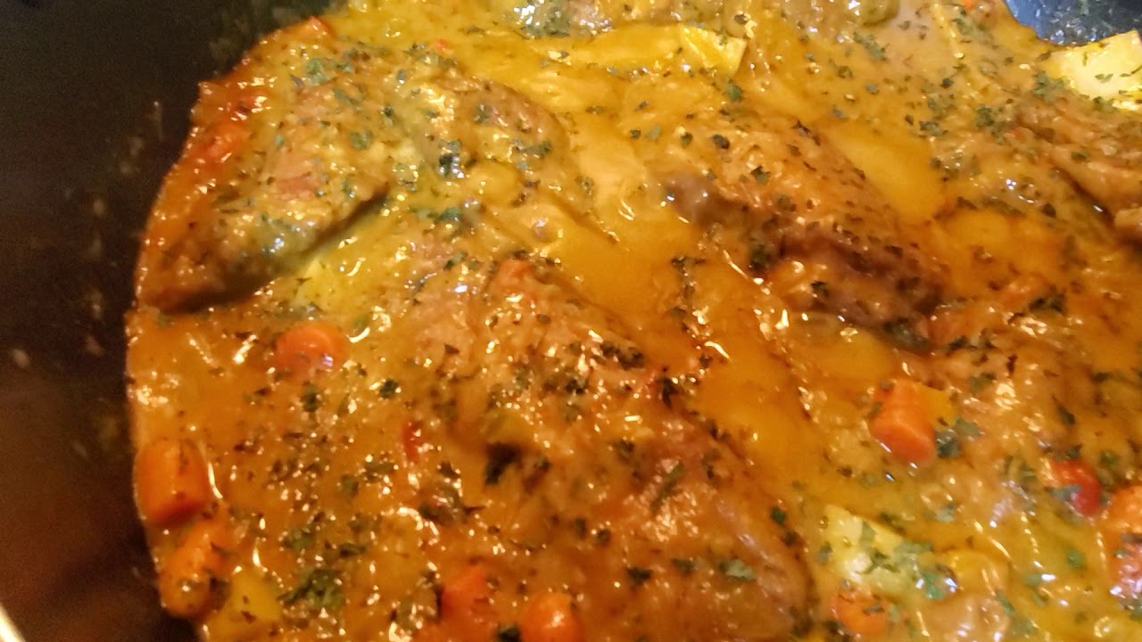 December 19, 2020 Deep fried Turkey wings smother in curry gravy YouTube