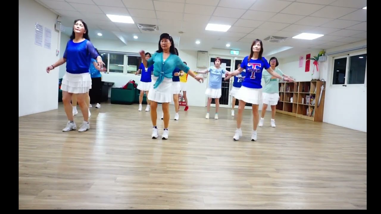 At the End of the Day line dance (Choreographer : Irene Deng(TW))