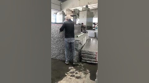 Unloading stone slabs