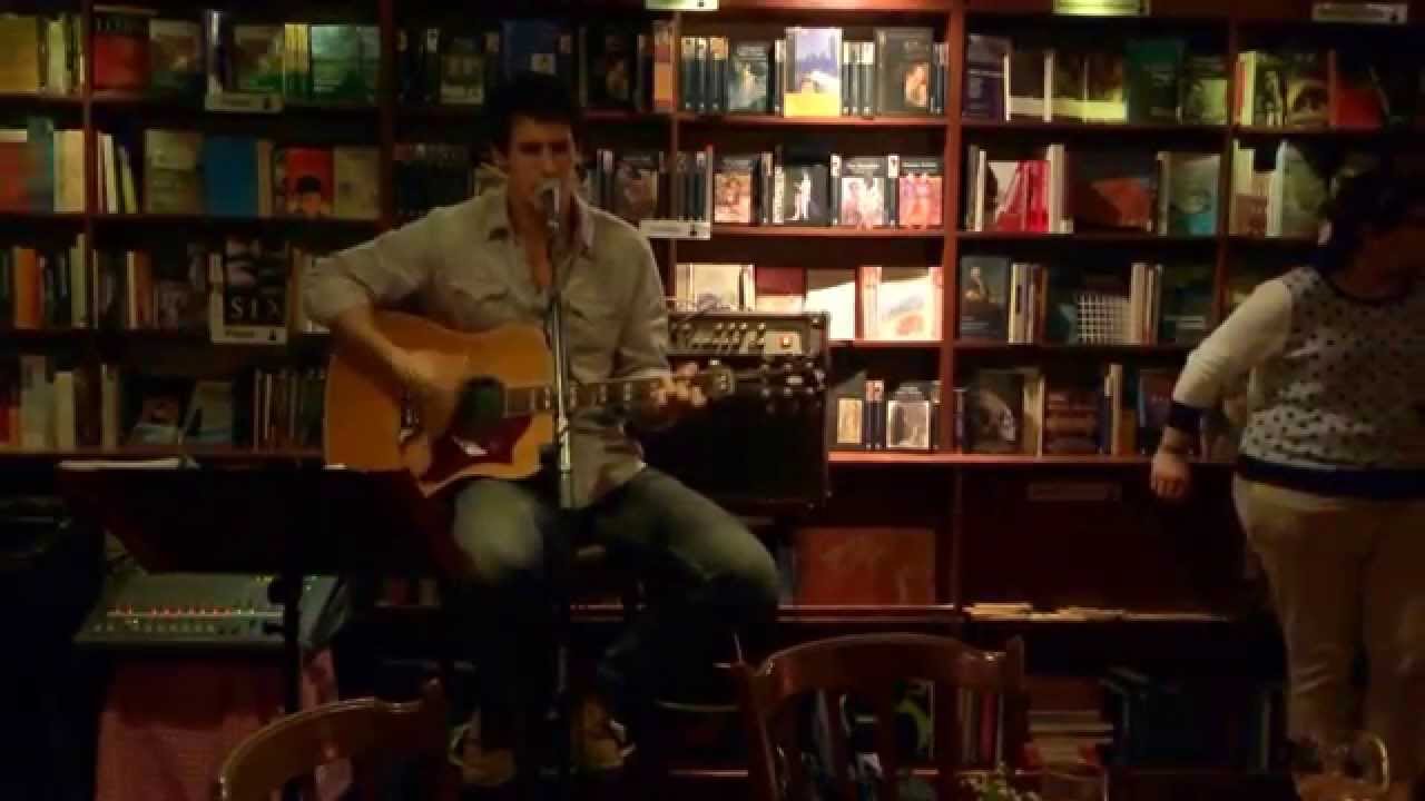 Guarda Faik Sharr - Ho Hey (Lumineers Cover) Live in Dit e Nat - Pristina KOSOVO su YouTube Guarda Faik Sharr - Ho Hey (Lumineers Cover) Live in Dit e Nat - Pristina KOSOVO su YouTube