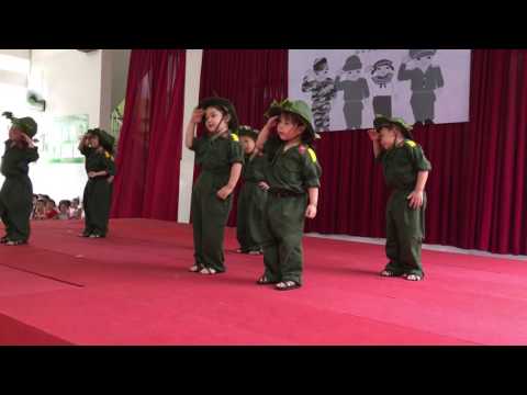 Video Bé múa em muốn làm chú bộ đội - youtube