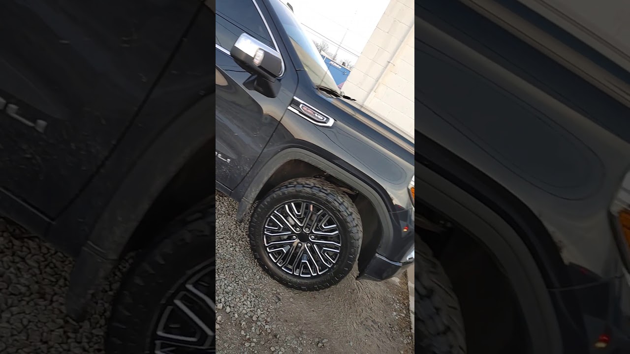 22 inch gmc replica on Yukon Denali with 33 inch mud terrain tires ulohos indy