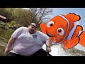 Fat guy singing Moana in a canoe meets Nemo