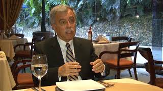 Sabe Usted El Por Que Poner Los Codos Sobre La Mesa Es Mala Educación?