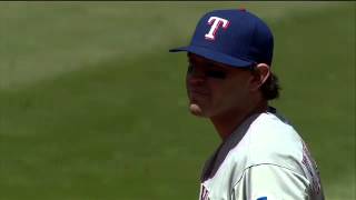 2012/05/06 Kinsler loses ball in the sun