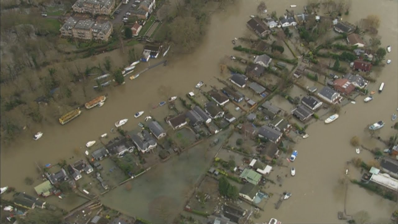 UK Floods : The views from above - video - YouTube