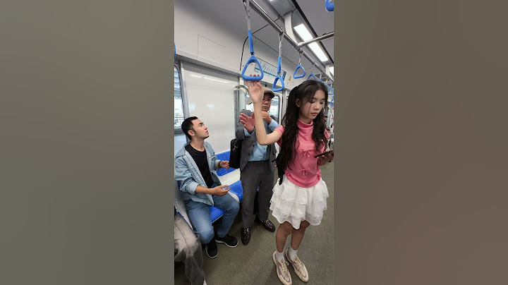 Help the girl on the train [KINDNESS MAN] #kindness #respect #goodman #happy #humanities #train