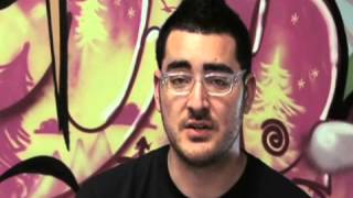 Famous threadless intro Net Worth