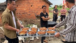 村里办酒席又炸起扣肉，不管在外面是做什么的，回来都得帮忙端菜