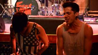 Video voorbeeld van "Crown the Empire- Memories of a Broken Heart Acoustic"