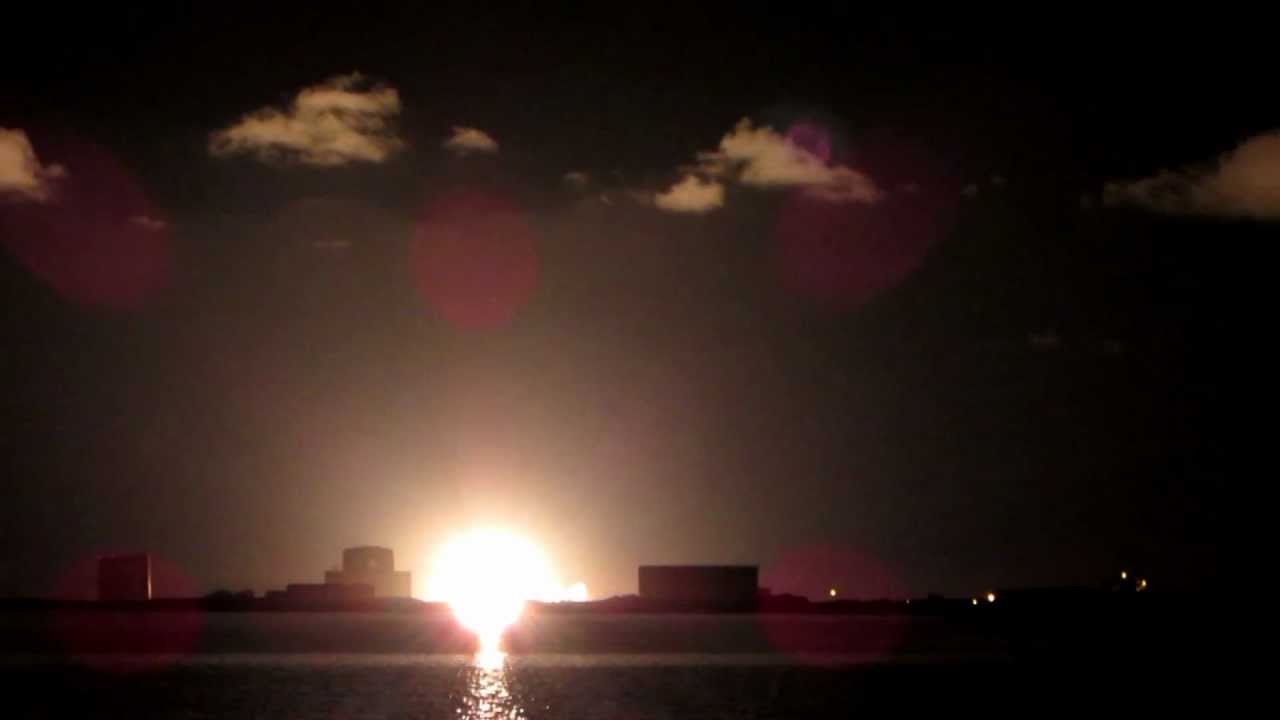 SpaceX falcon 9 rocket launch|Cape Canaveral|Roaring engine sound|Night launch|NASA|Space station