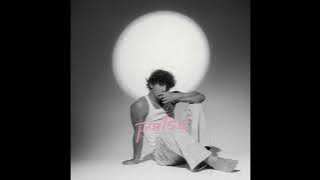 Download lagu Benson Boone - Coffee Cake