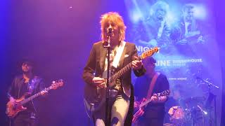 CHRISSIE HYNDE &amp; JAMES WALBOURNE Live @ NIGHT FOR UKRAINE ( BACK ON THE CHAIN GANG ).