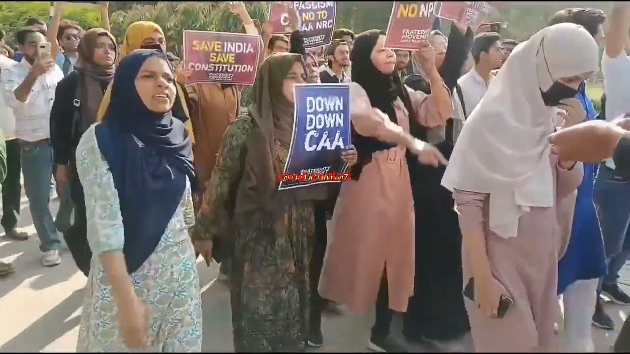 Complete video of Jamia Students protest against CAA NRC! Protest erupt in jmi against CAA! Jamian