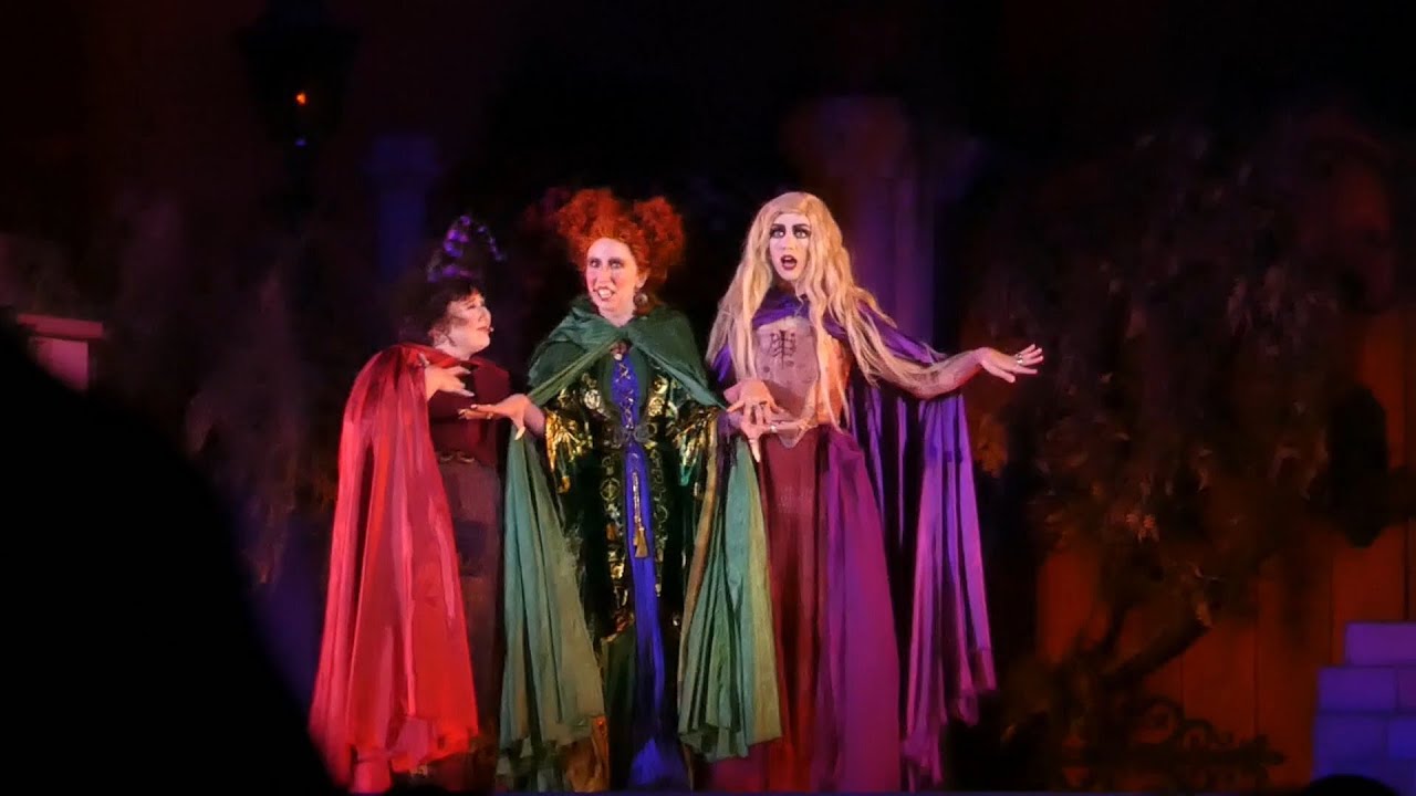 Hokus Pocus Villain Spectacular - full show 2019 at Mickey's not so ...