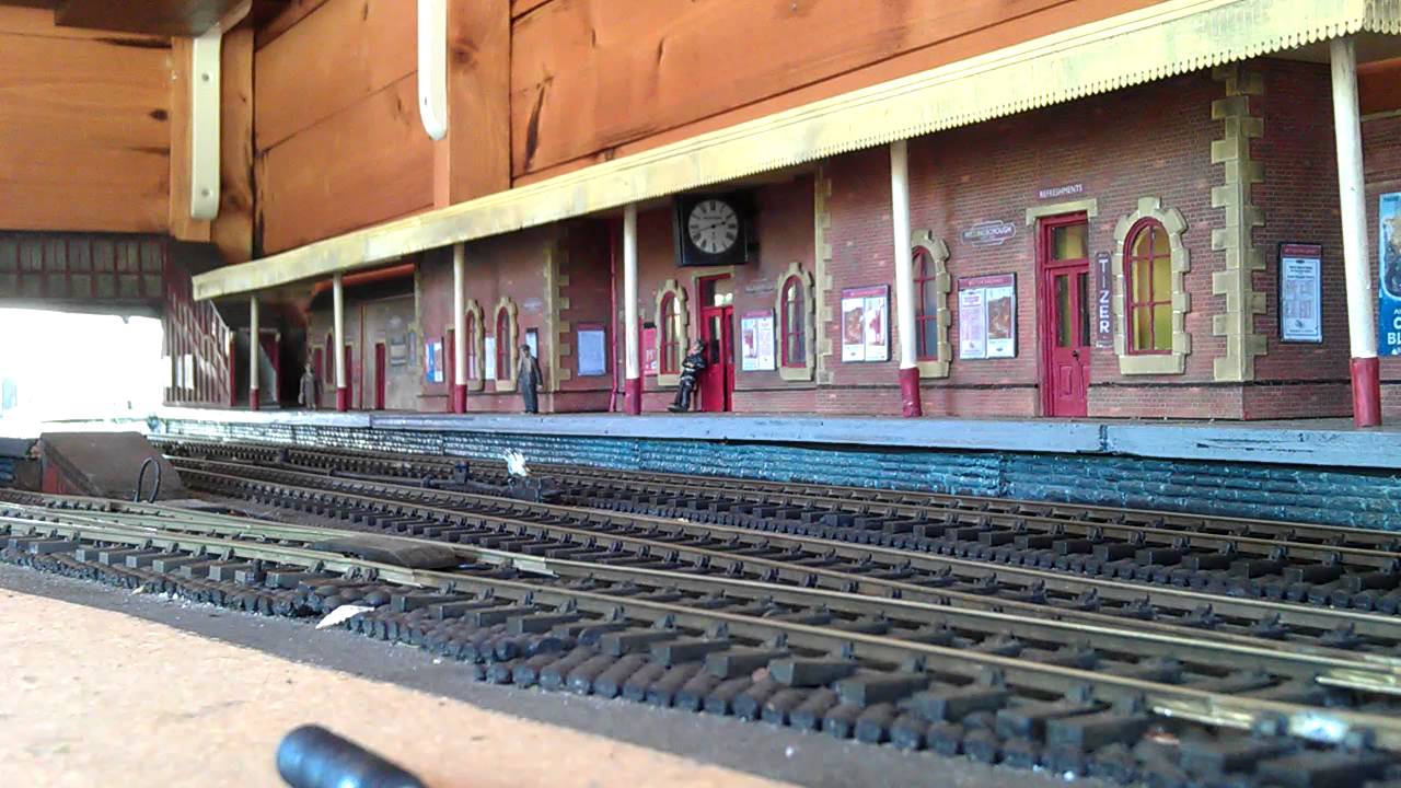 0 gauge trains - YouTube