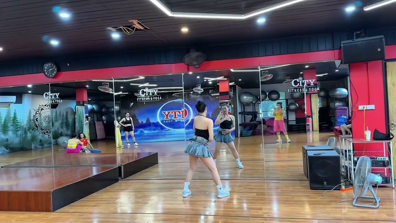 Ремикс La La Ley за спиной