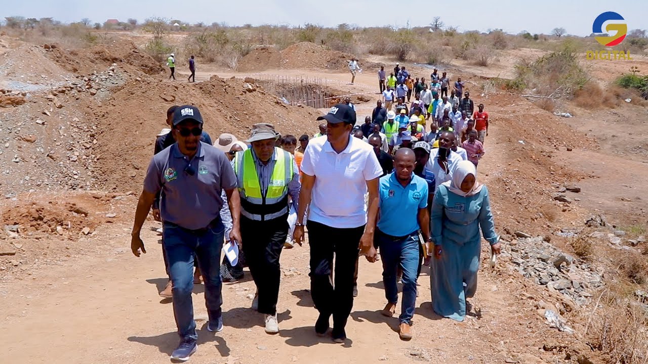 WAZIRI BASHE ATANGAZA NEEMA YA KILIMO CHA UMWAGILIAJI MKOA WA SHINYANGA | WAKULIMA WACHEKELEA