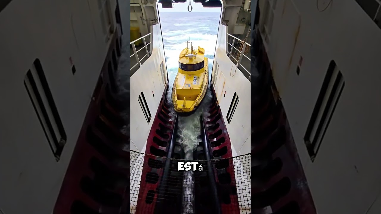 ¡Maniobra Arriesgada! Acoplamiento de Barcos en Alta Mar 🛥️🌊 