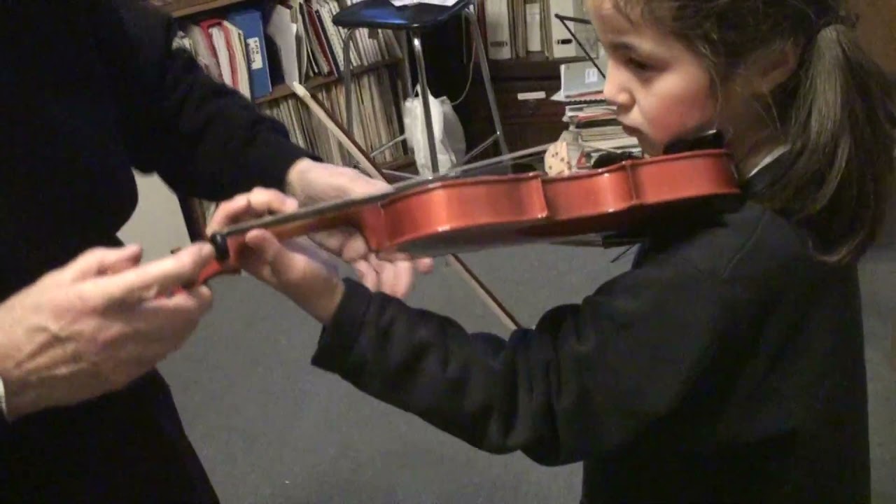 Sheila Nelson teaches vibrato on violin