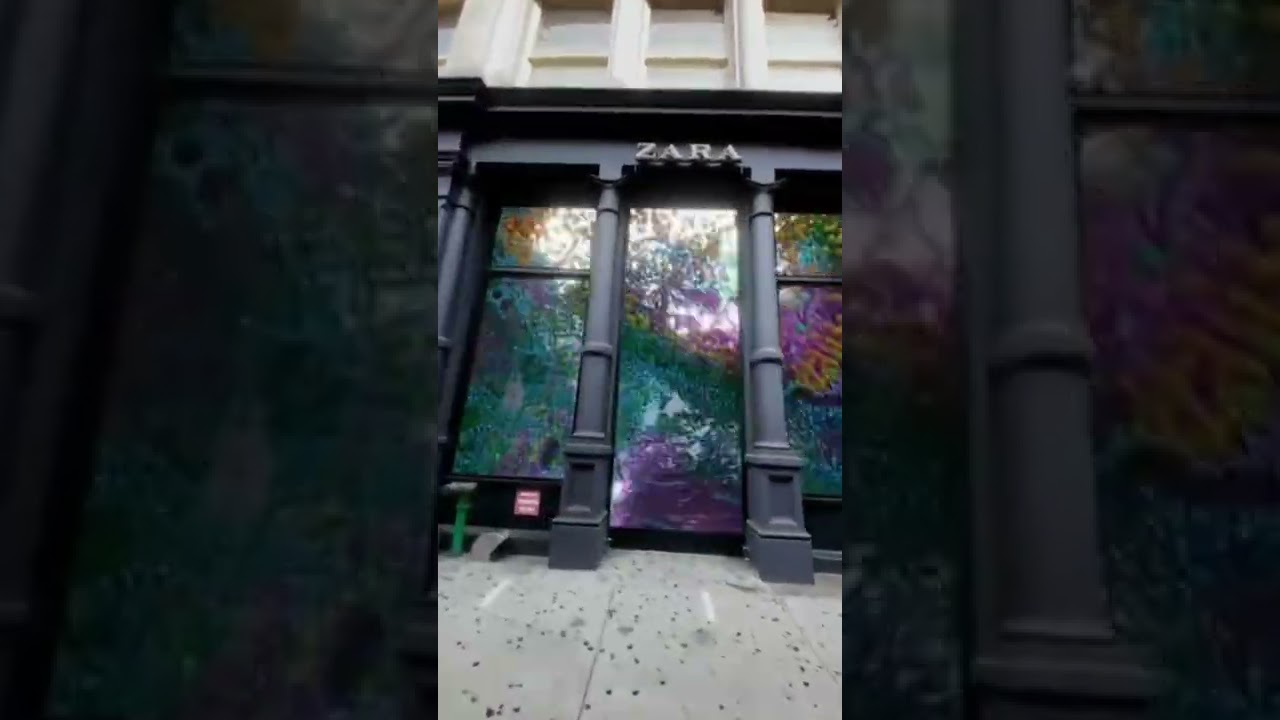 Zara's NYC store has a stunning 3D window display It was developed by the guys from the ShaneF Motio