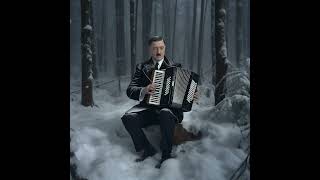 Hitler Sings \