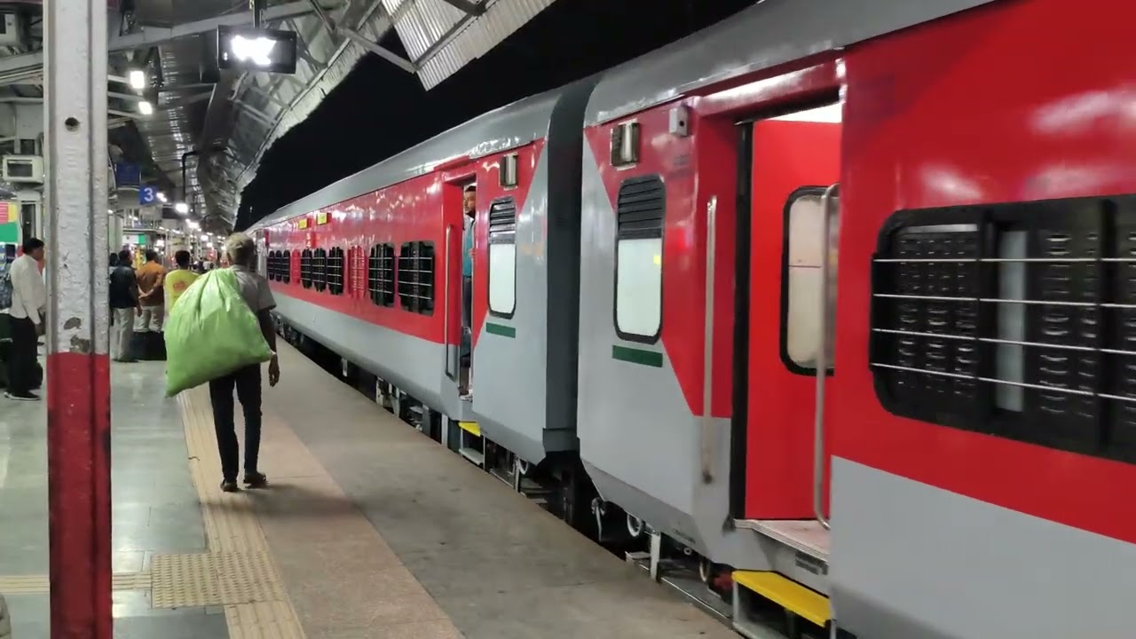 20625 Chennai Bhagat ki kothi superfast, inaugural run arrival at vadodara jn.