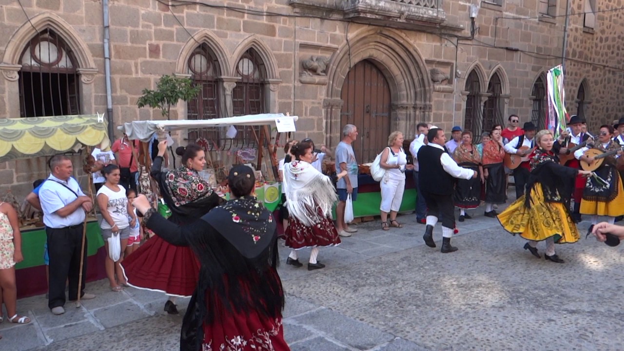 GRUPO FOLKLORICO DE CASAS DE MILLAN EN PLASENCIA 2015  F HD