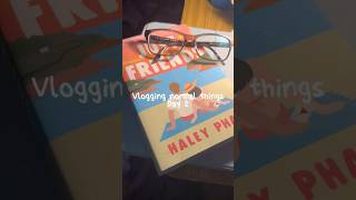 Vlogging normal things day 2: reading Just Friends 🌊☀️@haleypham