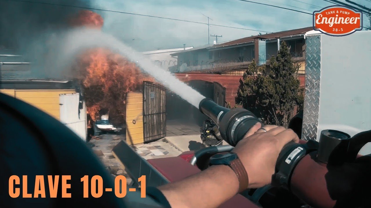 🔥 INCENDIO CLAVE 10-0-1: FUEGO EN GARAGE CON VEHÍCULO EN SU INTERIOR