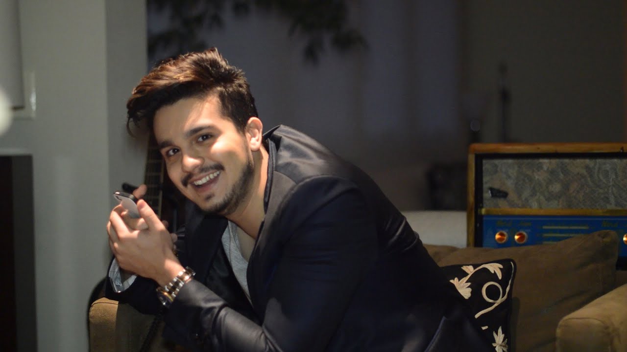 Luan Santana - Liga para as rádios e pede sua música 