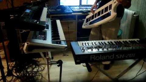 Roland Ax-Synth Guitar Solo Test