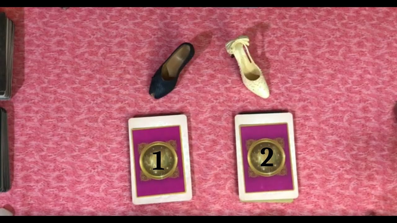 Ça lui fait mal de te sentir loin ? Tu lui manques ? Tarot interactif intemporel Choisis chaussure