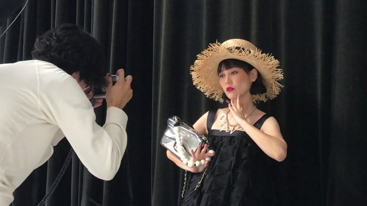 世界で活躍する菊地凛子の撮影風景に密着 映画 モデル ドラマ 音楽活動と多岐に渡って活動する彼女の魅力とは 日本人 著名人 クールジャパンビデオ 日本の観光 旅行 グルメ 面白情報をまとめた動画キュレーションサイト Cool Japan Videos