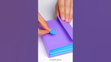 I got the idea to make this cute craft! DIY paper wallet 😍