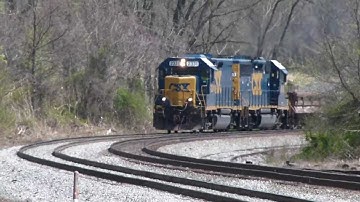 CSX W094-12 struggles through Shenandoah Junction with a Road Slug leader