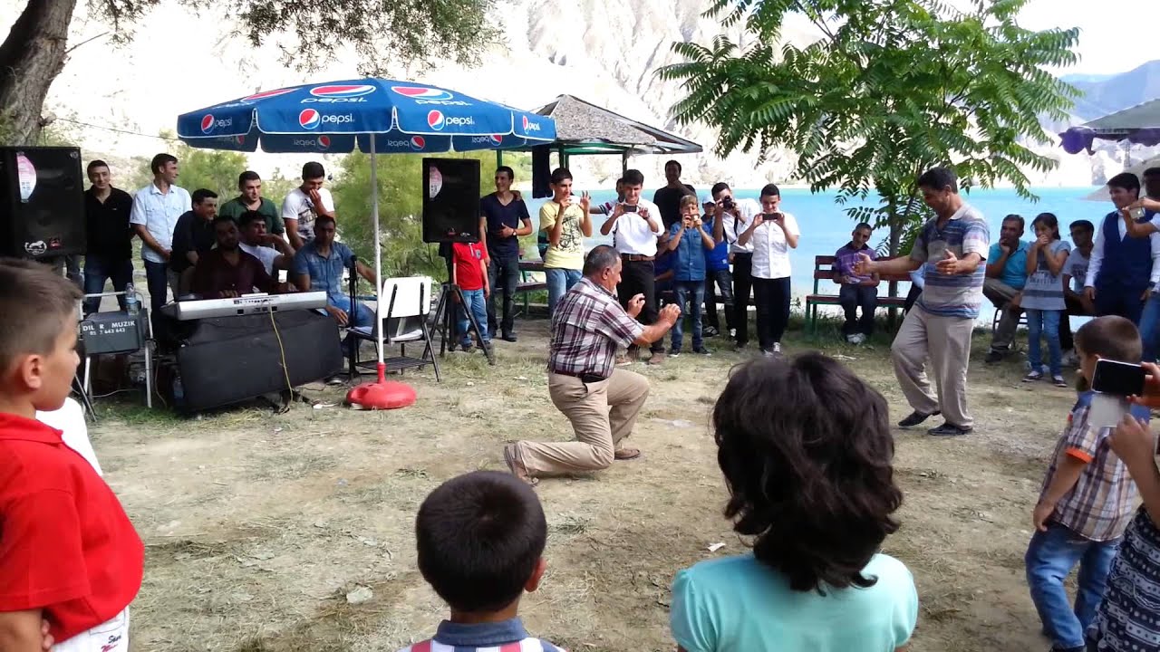 Düğünde döktüren amca