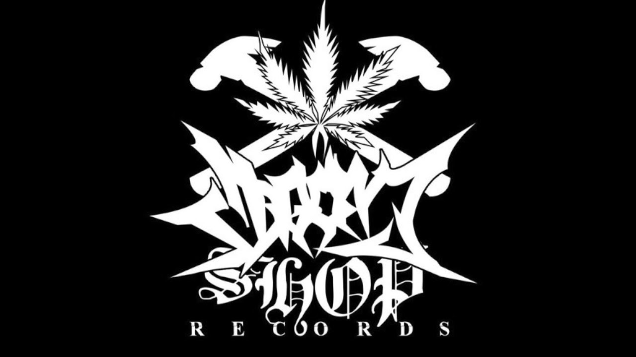 Новогодний фонк лизогуб. Логотип DOOMSHOP. ФОНК DOOMSHOP. DOOMSHOP records логотип. Думшап Рекордс.