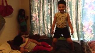 Kids do Harlem shake