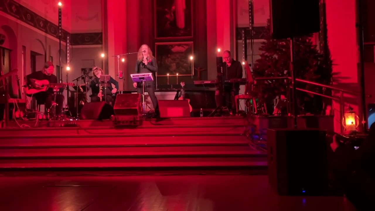 Jarkko Ahola: Varpunen jouluaamuna