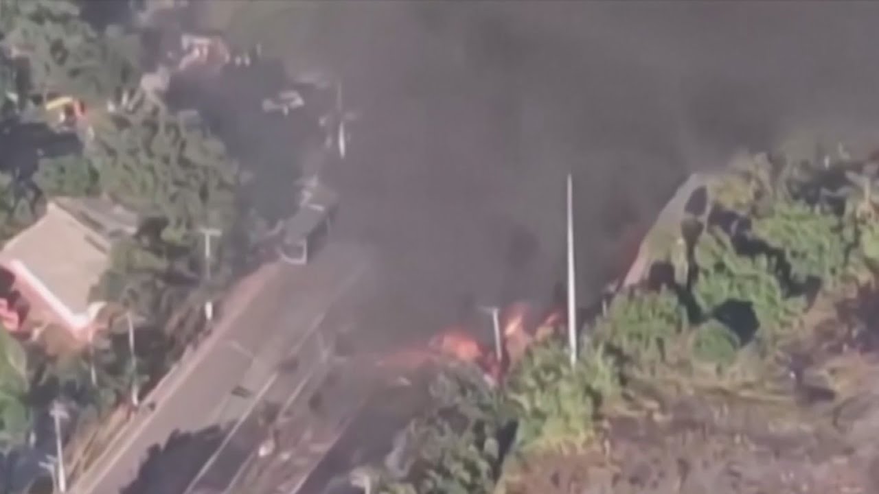 Two dead after plane crashes into bus on busy street in Brazil - YouTube