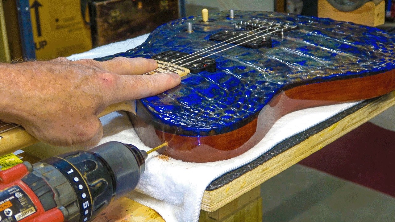 Making A Crocodile Guitar Part 30: The Final Details