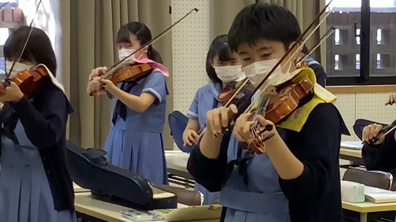 福岡女学院中学校・高等学校 【中学1年生】音楽（ヴァイオリン）の授業