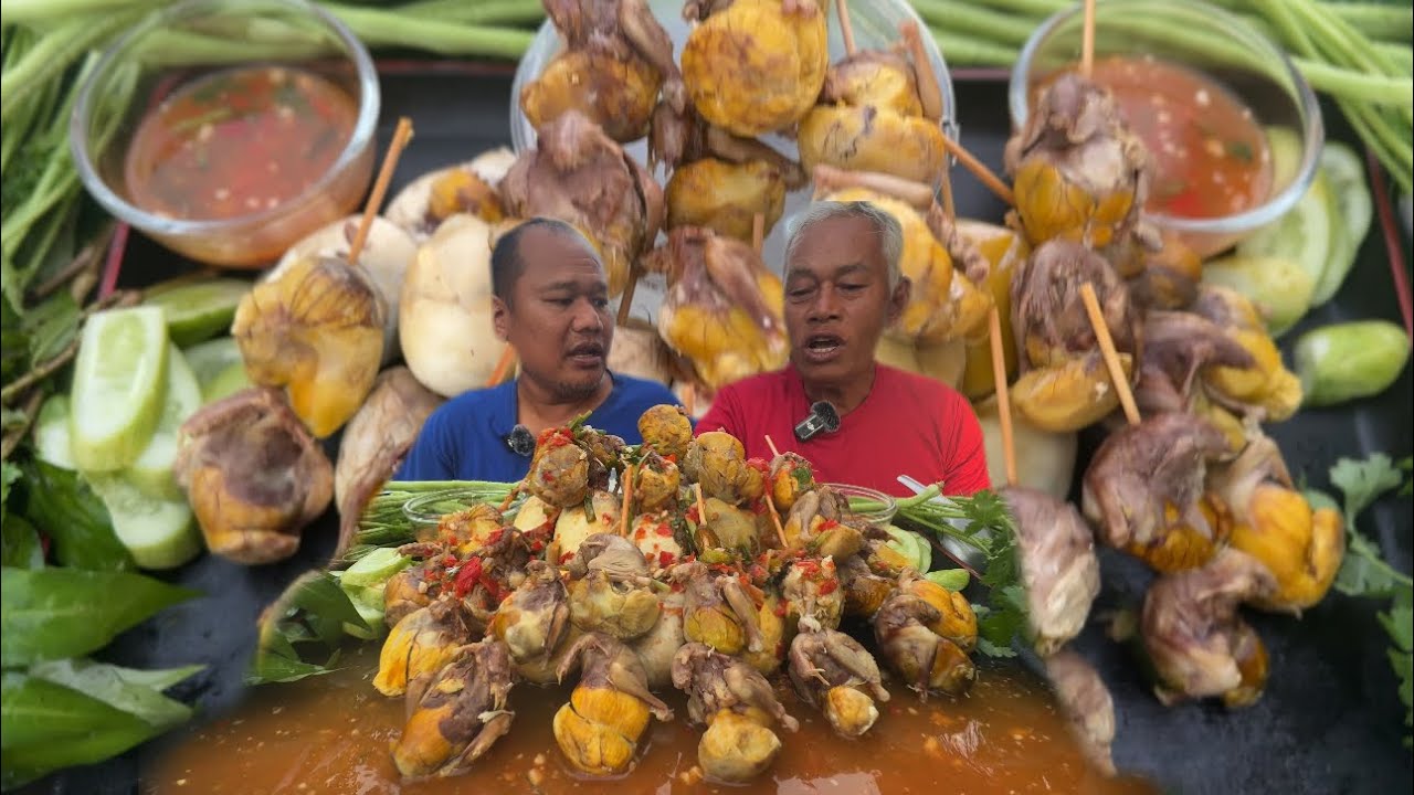 ไข่ไก่ลูกเป็นตัว ไข่ฮ้างฮังราดน้ำจิ้มซีฟู้ดกินเป็นตัวเป็นไข่เป็นใบเต็มปากเต็มคำ | อิแอบแซบ