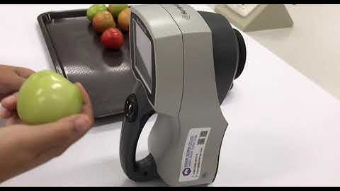 Measuring color of solid foods